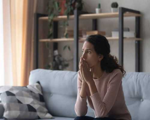 国内地下供卵,颜色清淡=没营养？哺乳期奶水稀少原因有这5点