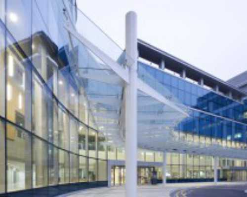 国内供卵试管多少钱一个,国内的医院为何都禁止给超龄的女性打九价?